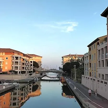 Beau Duplex A Port 4* Фрежюс